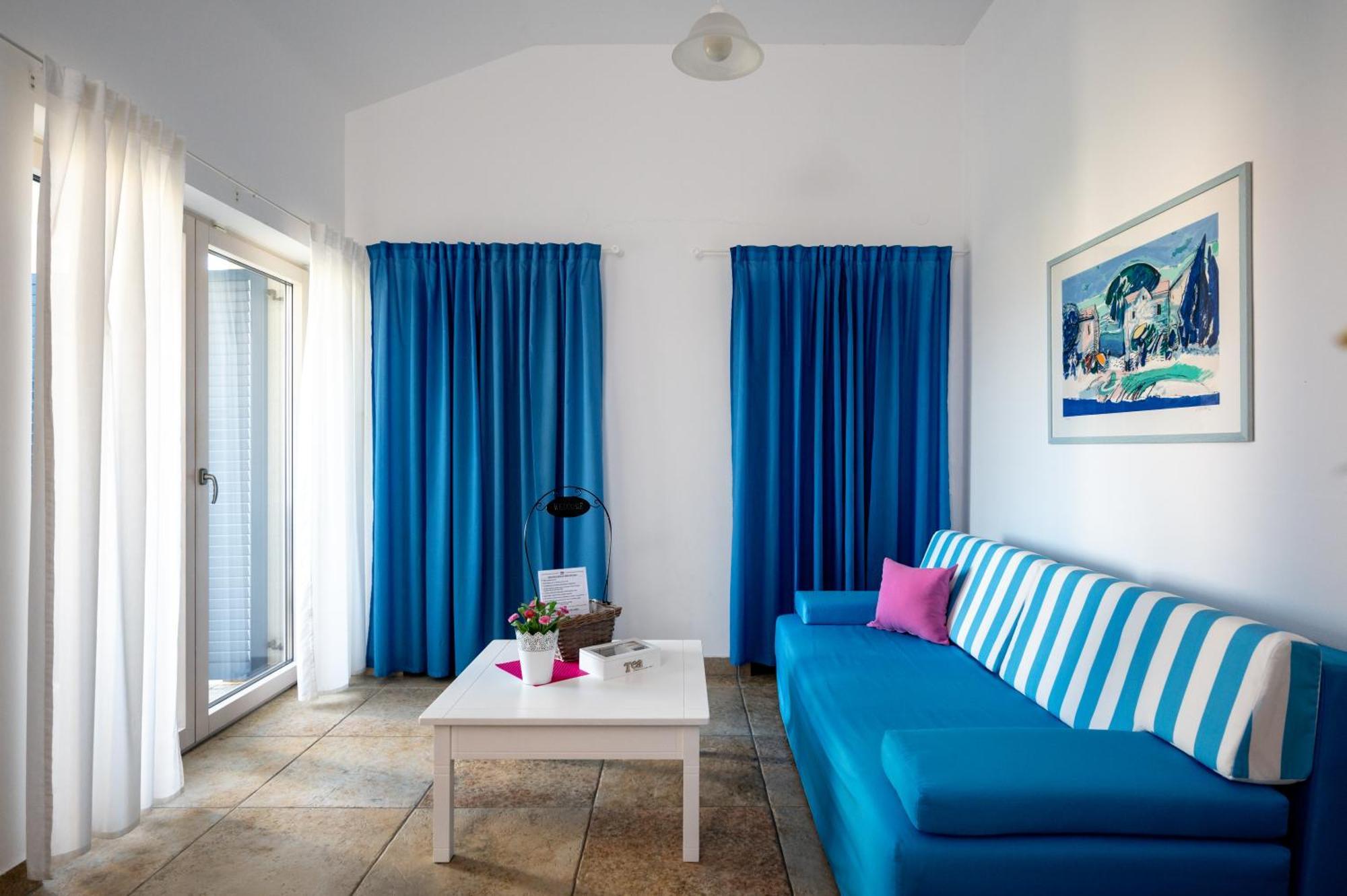 Adorami Apartments Baska  Bilik gambar