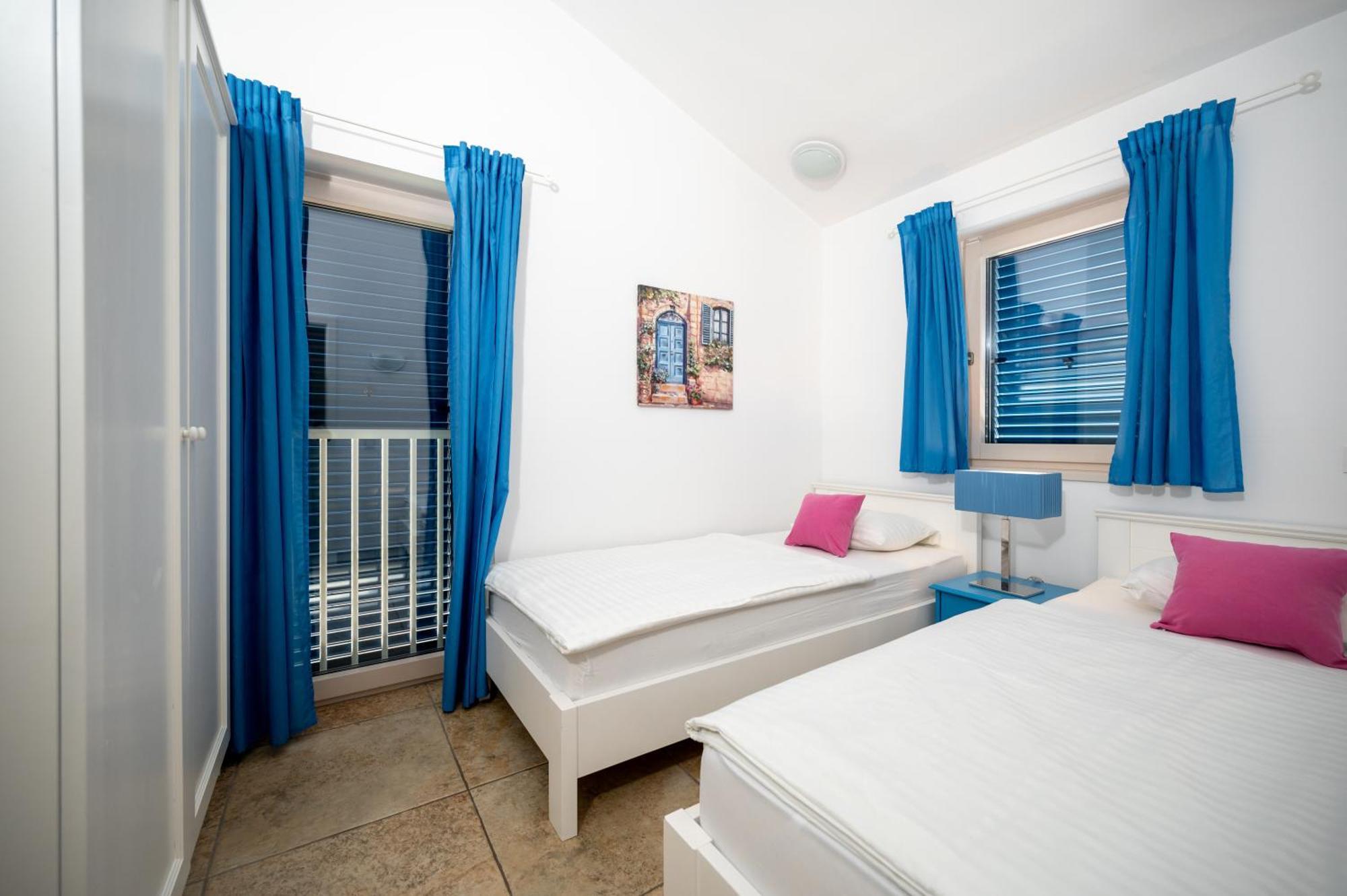 Adorami Apartments Baska  Bilik gambar
